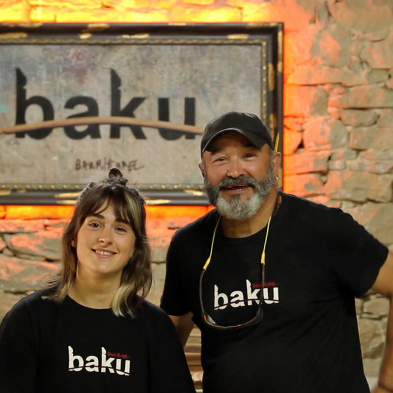 Equipo de Baku se presenta a Toaster Home, una comunidad de artesanía emergente